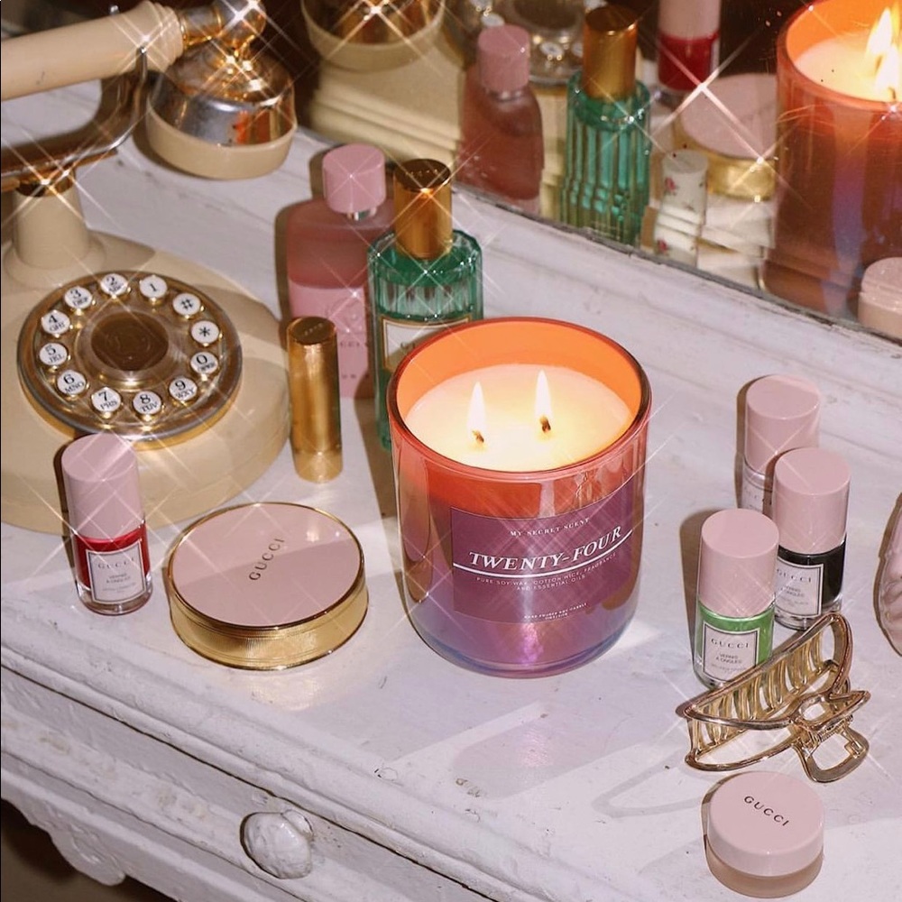 𝐓𝐖𝐄𝐍𝐓𝐘-𝐅𝐎𝐔𝐑 FALL CANDLE